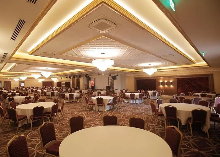 Ξενοδοχείο Crown Palace Ultra 5*