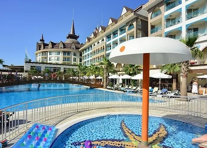 Crown Palace Ultra Ξενοδοχείο