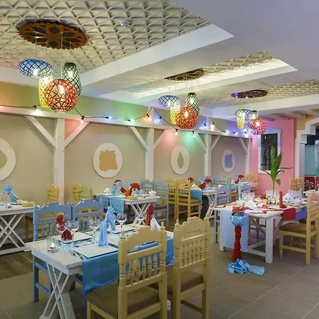 Crown Palace Ultra Hotel