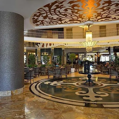 Crown Palace Ultra 5* Side