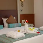Crown Palace Ultra Ξενοδοχείο