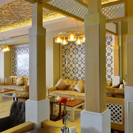 Crown Palace Ultra シダ