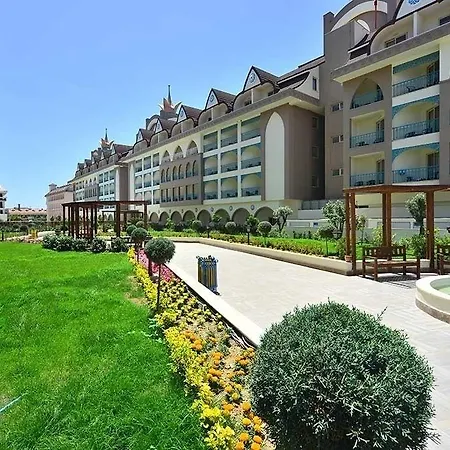 Crown Palace Ultra Hotel