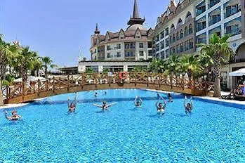 Crown Palace Ultra Hotel