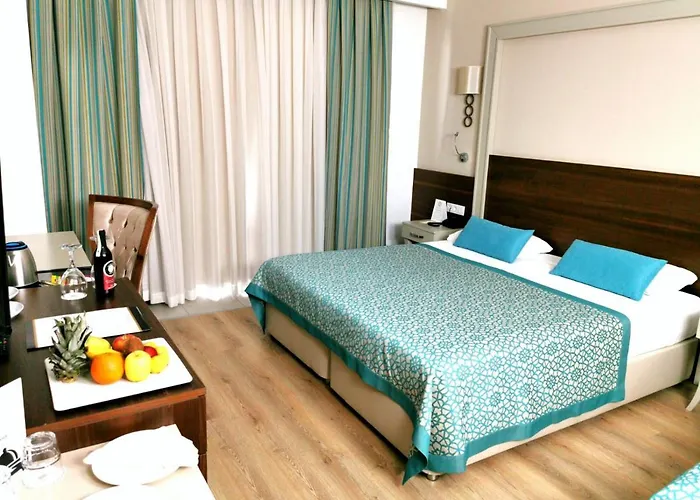 Crown Palace Ultra Hotel 5*