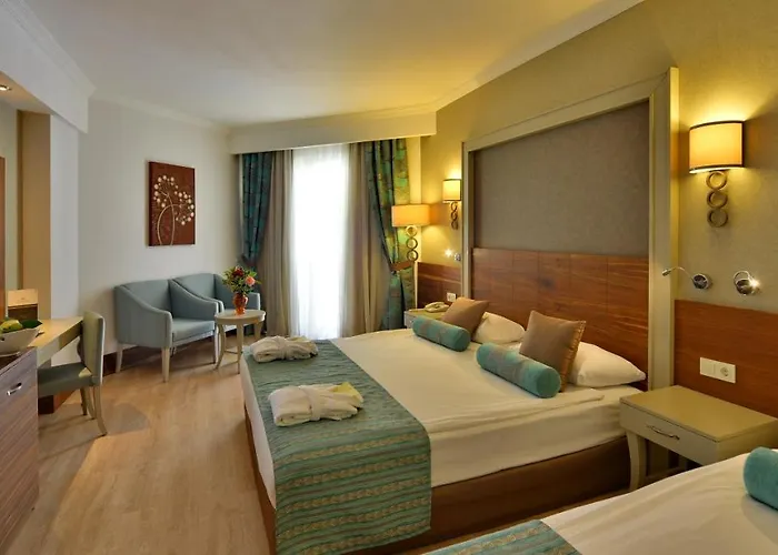 Crown Palace Ultra Side