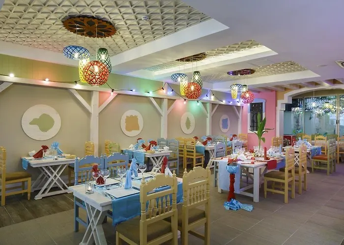 Crown Palace Ultra Hotel