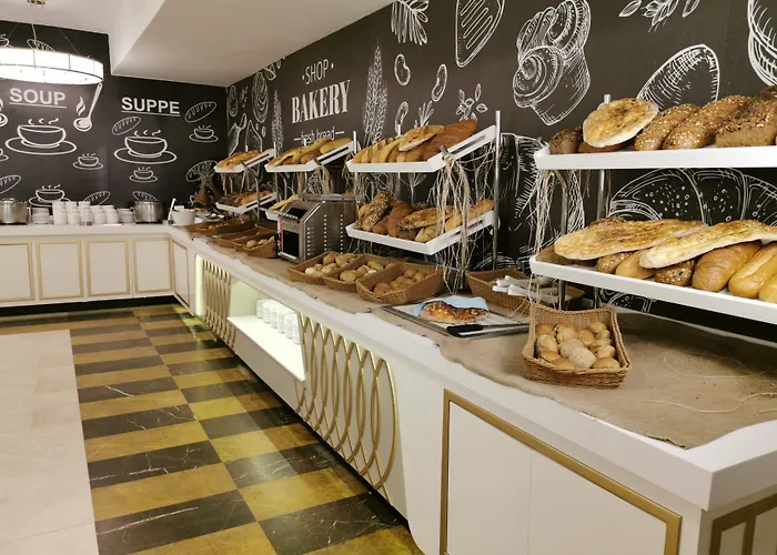 Crown Palace Ultra Hotel