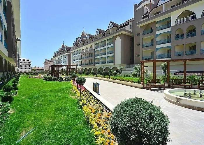 Crown Palace Ultra Hotel