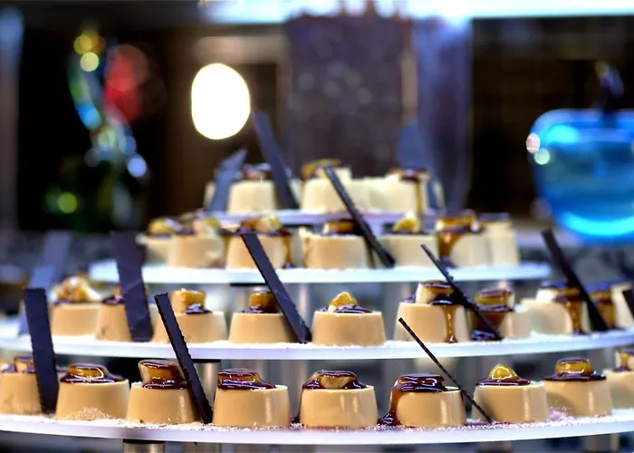 Crown Palace Ultra 5* Side