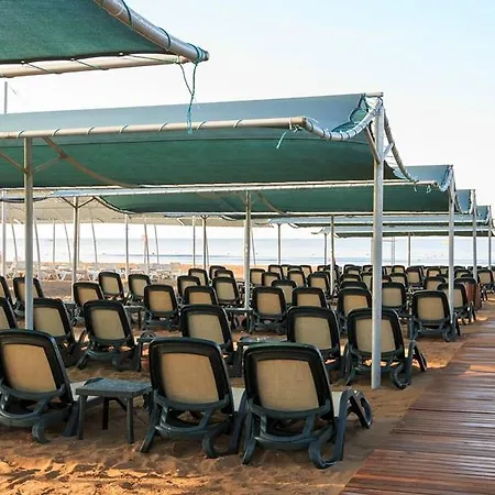 Crown Palace Ultra Hotell