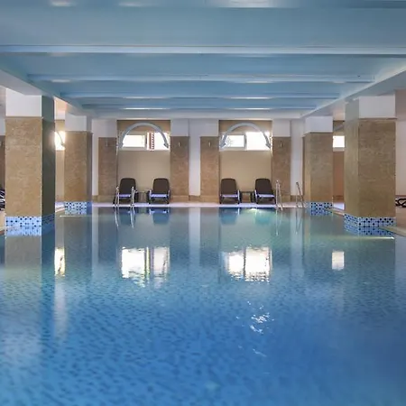 Hotell Crown Palace Ultra 5*