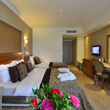Crown Palace Ultra Hotell 5*