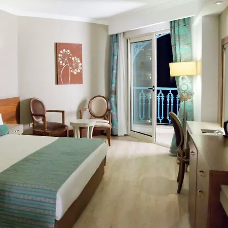 Crown Palace Ultra Hotell Side