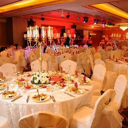 Crown Palace Ultra Hotell 5*