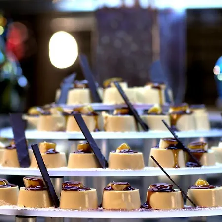 Crown Palace Ultra 5* Side