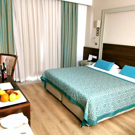 Crown Palace Ultra Otel 5*