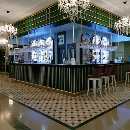 Hotel Crown Palace Ultra