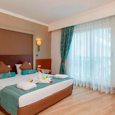 Crown Palace Ultra Otel