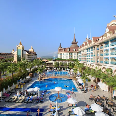 Crown Palace Ultra