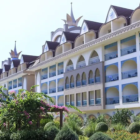 Crown Palace Ultra Hotel