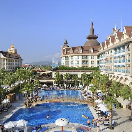 Crown Palace Ultra Side