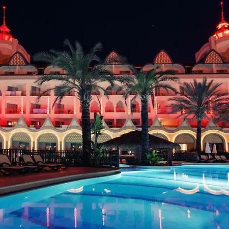 Crown Palace Ultra Hotel Side
